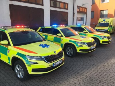 Pardubická záchranka má nové sanitky i lékařské vozy v RV systému